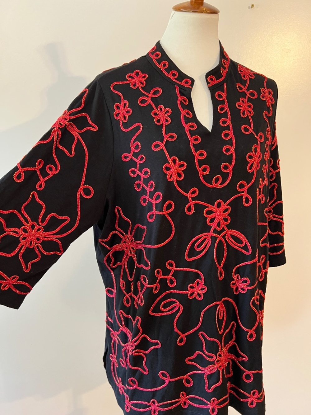MAGGIE BARNES-Catherines 1X Petite Holiday Tunic Black Gold Metallic Embroidery